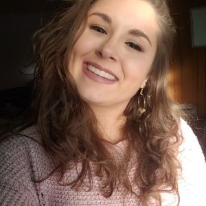 Meet your Posher, Katelyn